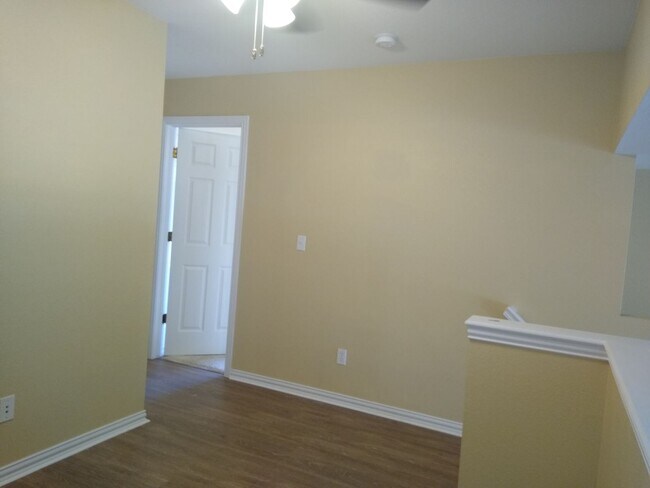 Building Photo - HUGE 3 Bedroom 3 Bath Home in Gated Community