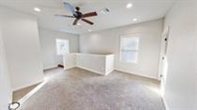 Building Photo - 311 Fairway Dr