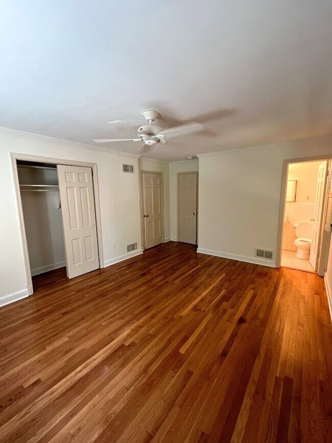 Building Photo - Berkley Stunner