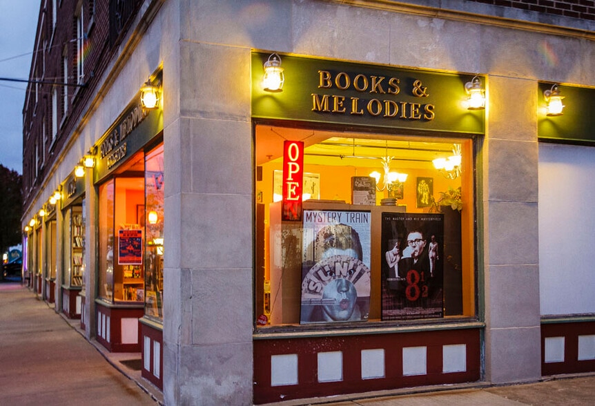 Building Photo - 201 Lillian Ave