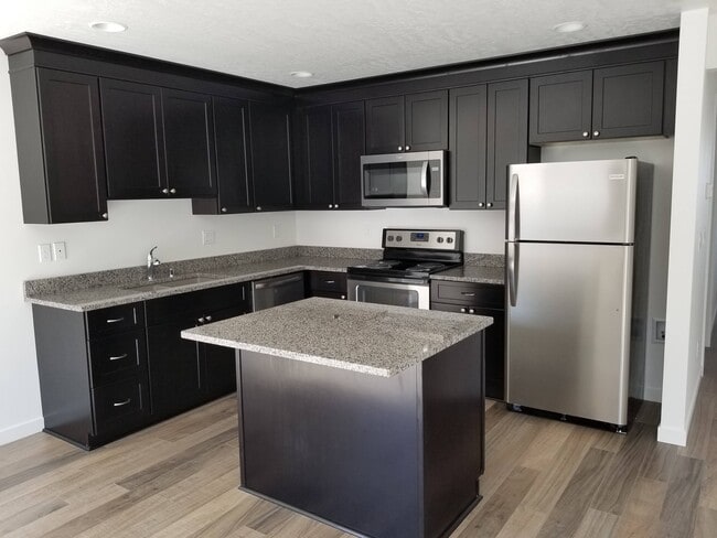 Building Photo - 6925 Hardrock Ct