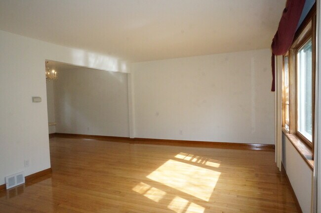 Building Photo - 28 Belmont Dr