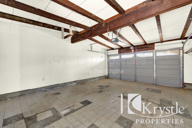 Building Photo - 1114 Coronel Ave