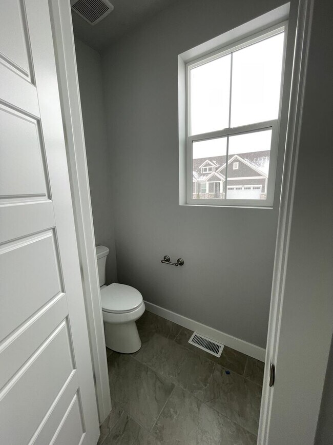 Building Photo - Fantastic GORGEOUS Home!