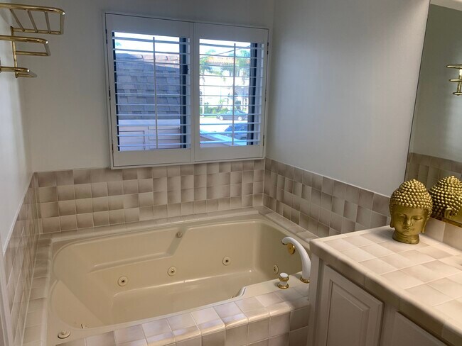 Master Bathroom - 7635 Draper Ave