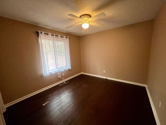 Building Photo - 805 Castalia Dr