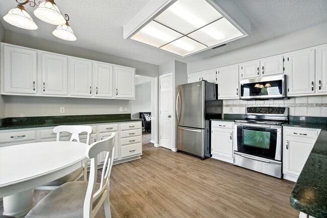 Building Photo - 1036 Woodsmans Reach