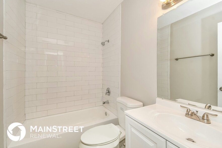 Building Photo - 9998 Bradley Rd