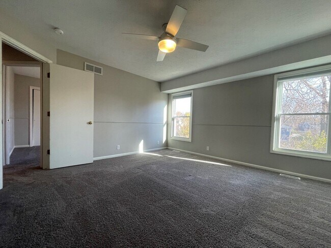 Building Photo - 14109 S 34th St