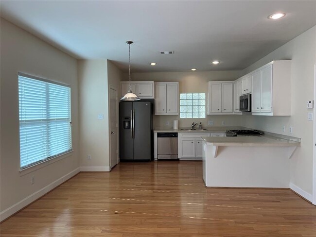 Building Photo - 3727 Main Poplar Dr