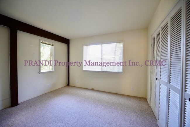 Building Photo - Central San Rafael Hillside Home on Corner...
