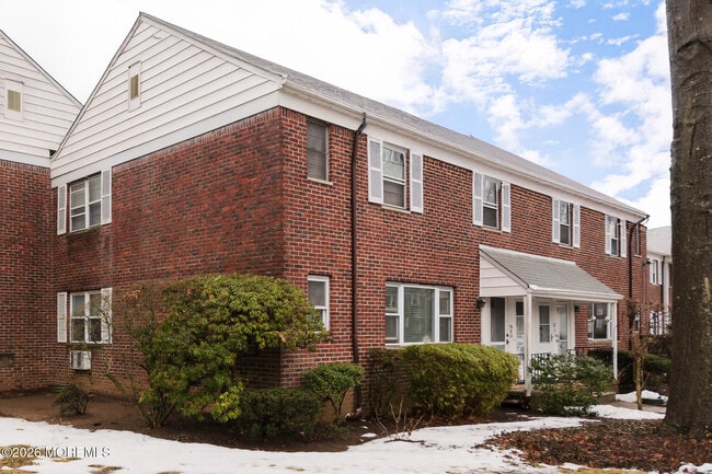 Building Photo - 165 Manor Dr