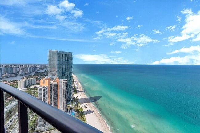 Building Photo - 18555 Collins Ave