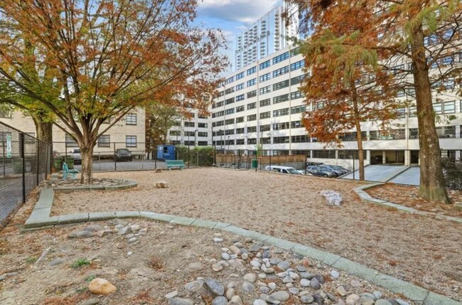 Building Photo - 878 Peachtree St NE