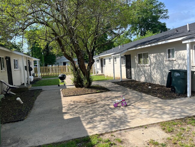 Building Photo - 119 Blanton Ave