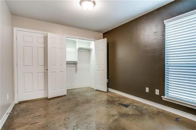 Building Photo - 2415 Stutz Dr