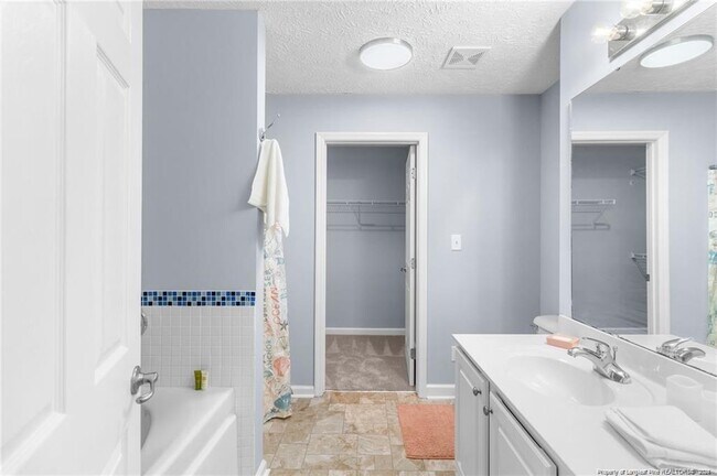 Building Photo - 3340 Harbour Pointe Pl