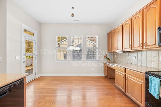 Building Photo - 10411 Alvarado Way