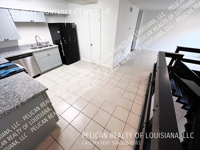 Building Photo - 933 Monterey Ct S
