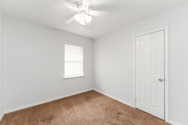 Building Photo - 3122 Sunnydale Dr