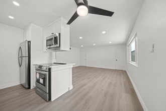 Building Photo - 3444 E Wilton St