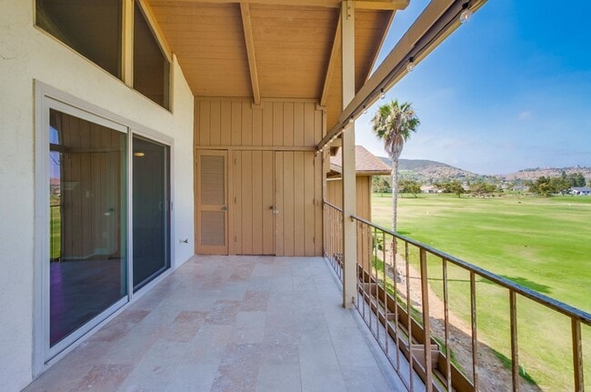 Building Photo - Gorgeous Upper Unit Condo in Fairway Knoll...