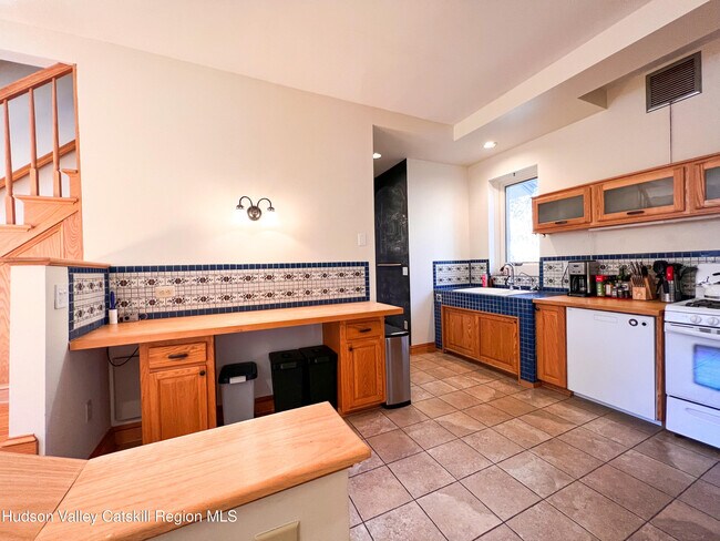 Building Photo - 258 NY-214