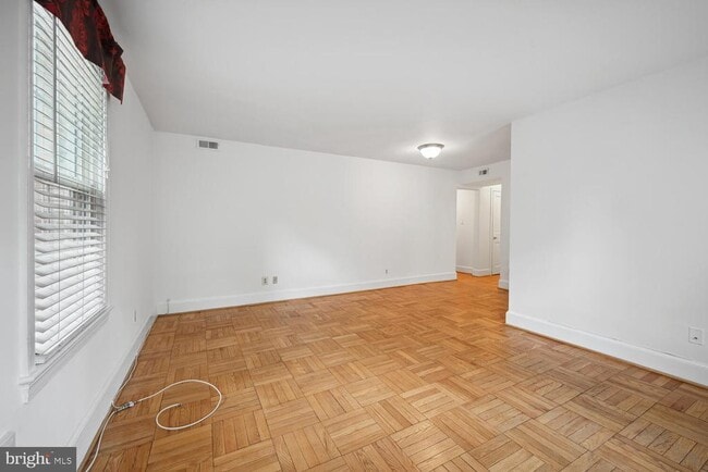 Building Photo - 2727 Ordway St NW