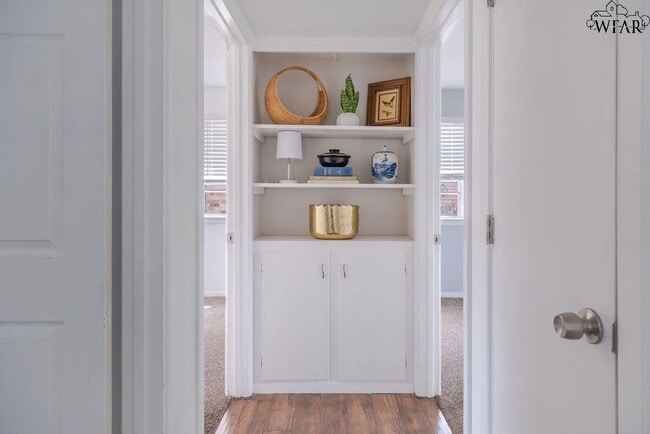 Building Photo - 4024 Hooper Dr