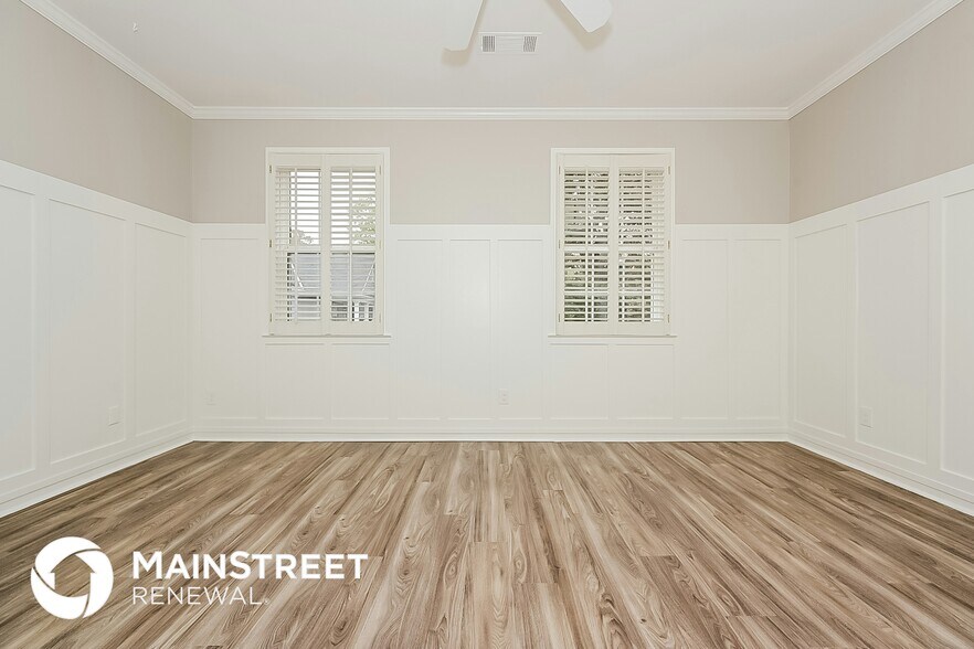 Building Photo - 107 Denham Square