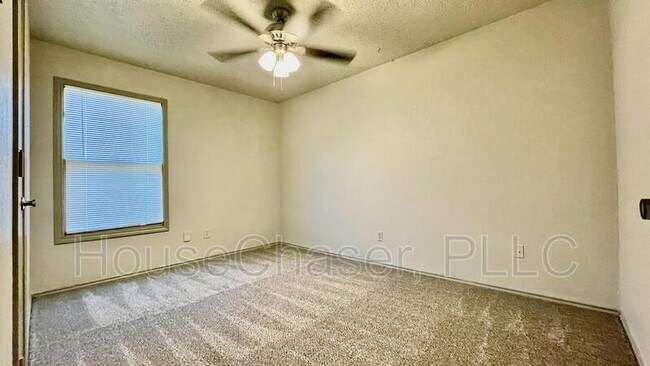 Building Photo - 3717 102nd St