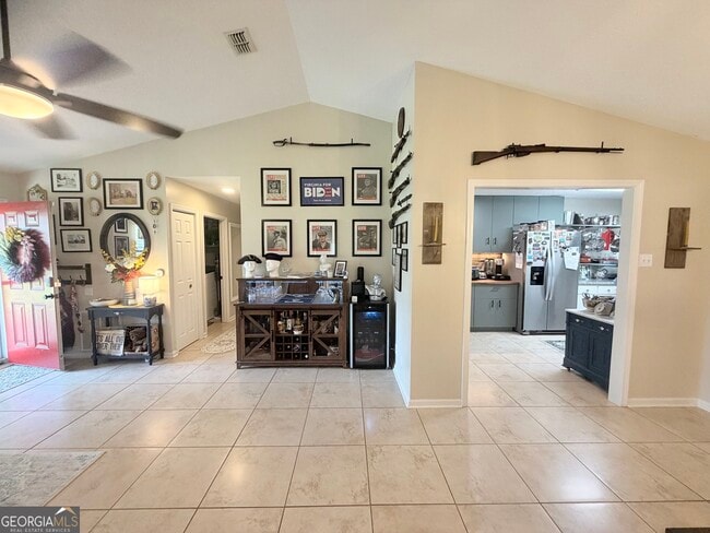 Building Photo - 130 N Woodvalley Dr