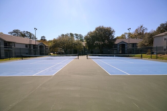 Building Photo - Windsor Park #523 - Pet Friendly!