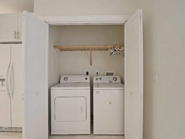 Building Photo - 1645 Baseline Ln