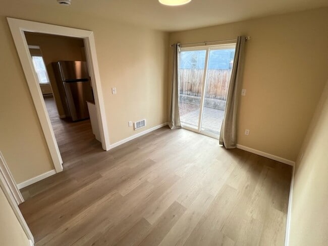 Building Photo - 522 Orondo Ave