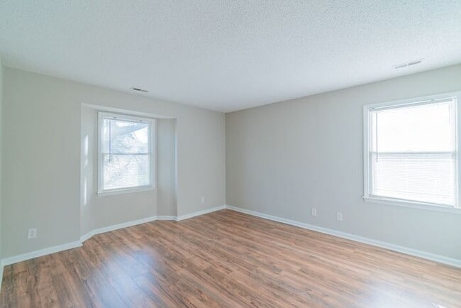 Building Photo - 2 Bed 2 Bath Condo in Charlotte