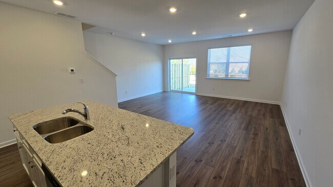 Building Photo - 209 Kenoot Dr