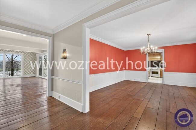 Building Photo - 25101 W River Rd