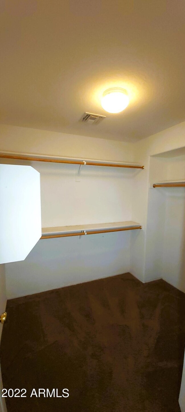 Building Photo - 518 W Black Hawk Pl