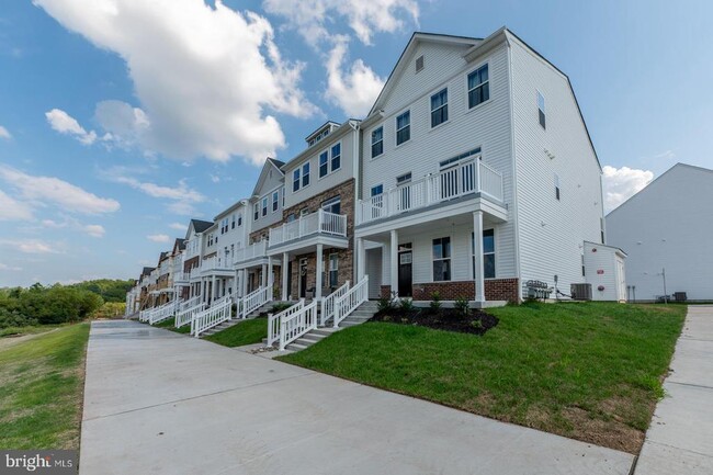 Building Photo - 713 Platinum Dr