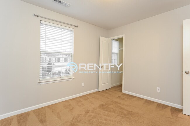 Building Photo - 5191 Liberty Hall Cir