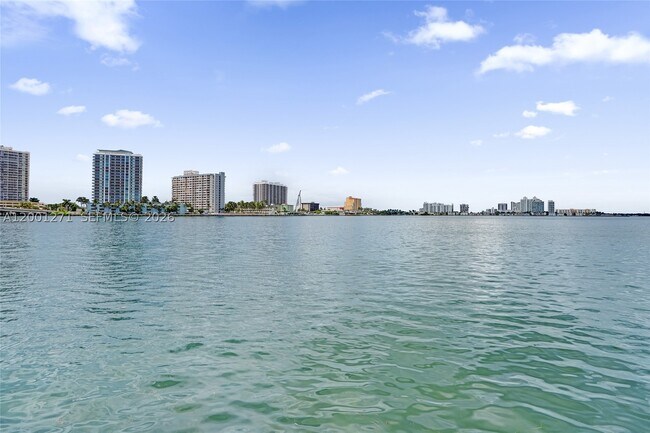 Building Photo - 2170 Bay Dr E