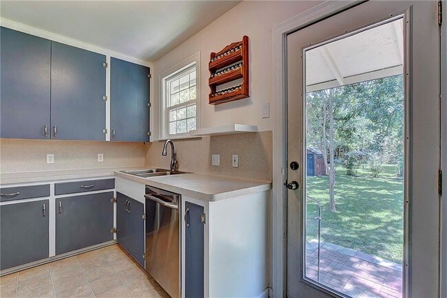 Building Photo - 1803 Romeria Dr