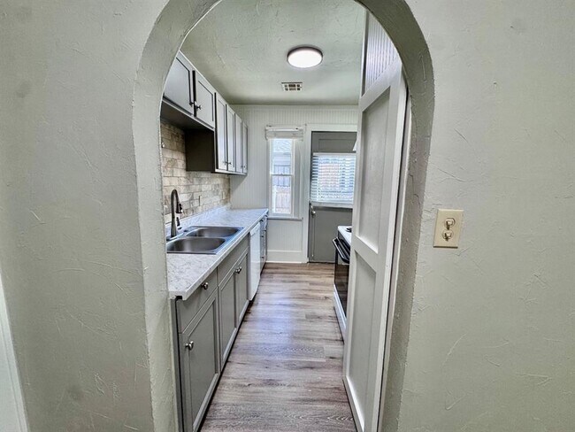 Building Photo - 2521 NW 12th St