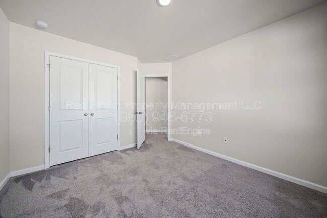 Building Photo - 808 Gable Oak Ln