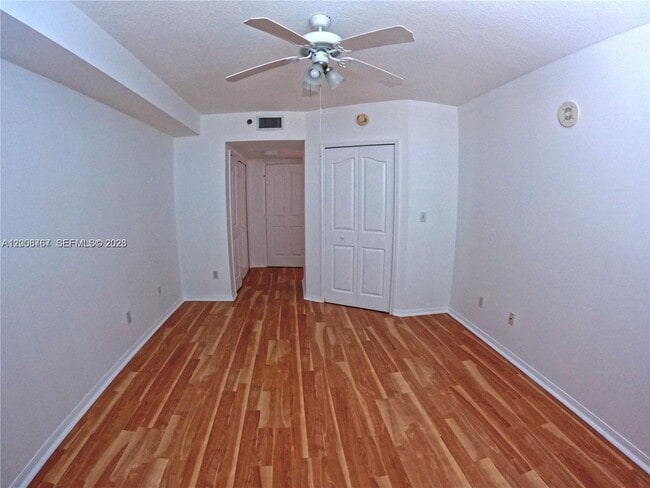 Building Photo - 2665 SW 37th Ave