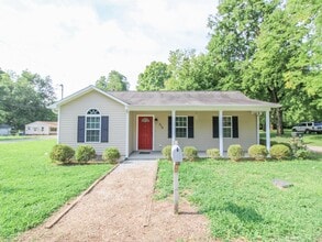 Building Photo - Convenient 2 bed 1 bath home in Athens City located near Athens State University and downtown Ath...