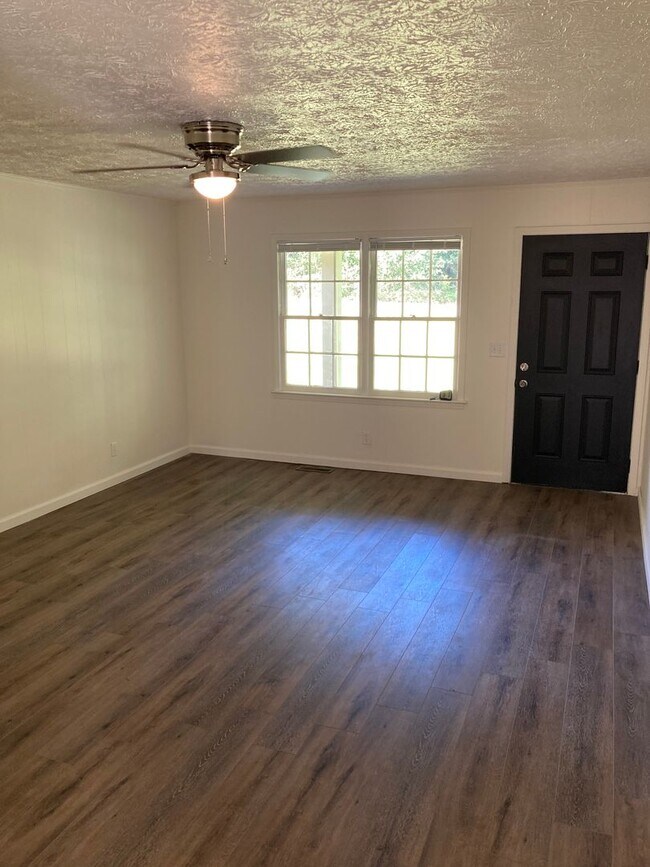 Building Photo - 3475 Wax Rd SE