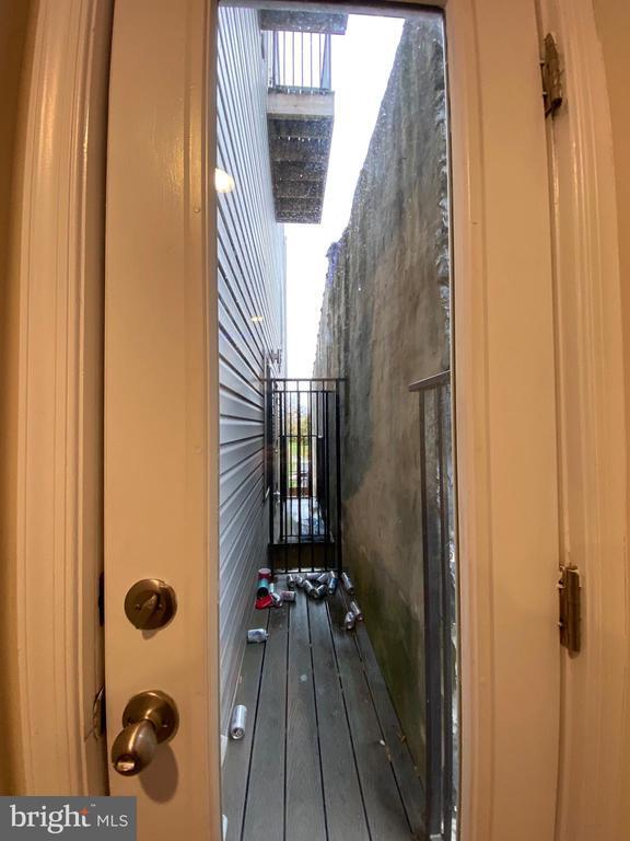 Building Photo - 1950 N Gratz St