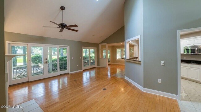 Building Photo - 1305 Rowland Dr